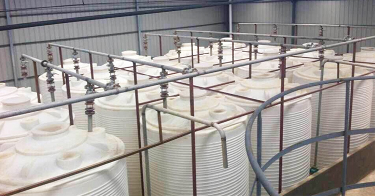 50T圓柱形塑料儲罐應用于環保水處理行業 50T圓柱形塑料儲罐應用于環保水處理行業